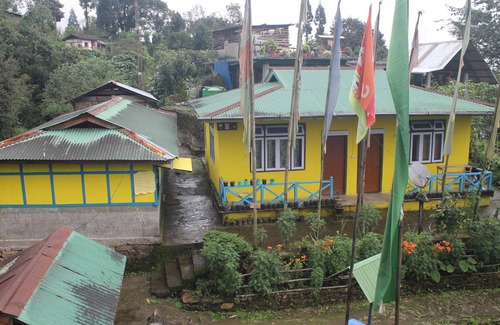 Geyzing Cabin | "exquisite Home Stay With Breathtaking Views of Khechuperi Lake in West Sikkim"