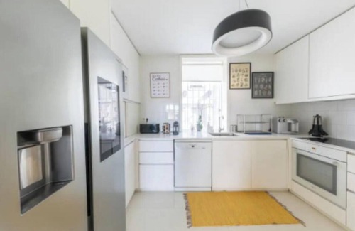 Vila Nova de Gaia Apartment | Exquisite Luxury Residence Overlooking the Douro River in Portonn