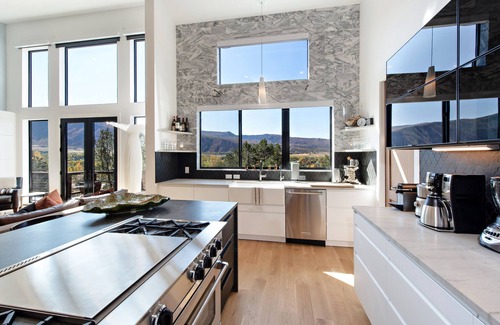 Carbondale House | Exquisite Modern Home With Koi Pond, Hot Tub, Near Basalt & 25 Min to Aspen!