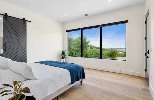 Jonestown House | Exquisite modern house overlooking Lake Travis