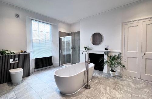 Exeter House | Exquisite Period House, Heart of Exeter, Parking