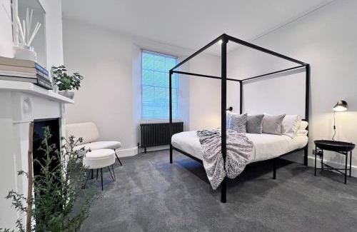 Exeter House | Exquisite Period House, Heart of Exeter, Parking