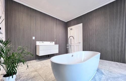 Exeter House | Exquisite Period House, Heart of Exeter, Parking