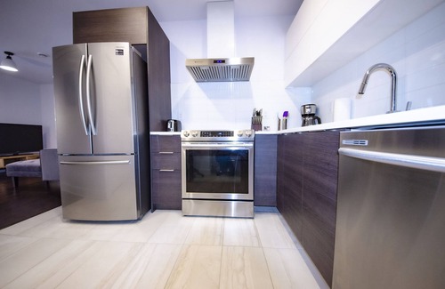Cote-Des-Neiges—Notre-Dame-De-Grace House | Exquisite !*private terrace*gym* 1bedroom, parking