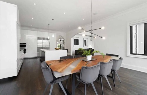 Pickering Villa | Exquisite private Villa just outside of the city.