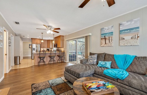 Brandon House | Exquisite Retreat with Heated Pool for 14 Guests, Pool Table Paradise!