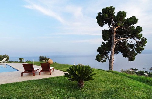Agia Paraskevi Villa | Exquisite Skiathos Villa | Villa Skiathos Beta | 2 Bedrooms | Private Pool |.