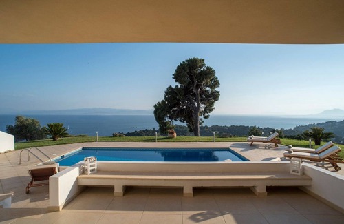 Agia Paraskevi Villa | Exquisite Skiathos Villa | Villa Skiathos Beta | 2 Bedrooms | Private Pool |.