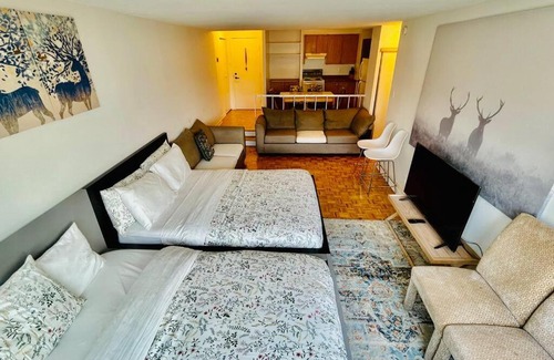 Shaughnessy Village Apartment | Exquisite Skyview Downtown Montreal Apartment