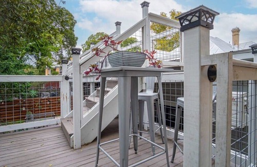 King William House | Exquisite Studio Guesthouse Near Downtown's Core!