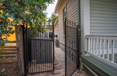 King William Cottage | Exquisite Studio Guesthouse Near Downtown's Core!