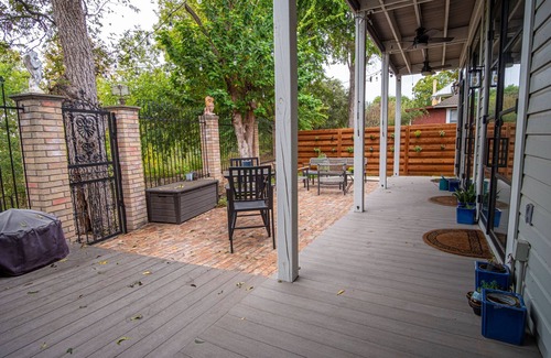 King William Cottage | Exquisite Studio Guesthouse Near Downtown's Core!