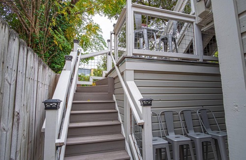 King William House | Exquisite Studio Guesthouse Near Downtown s Core