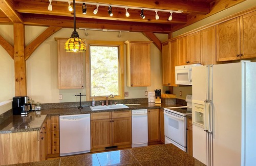 Alcova House | Exquisite Timberframe Home Overlooking Alcova Lake.