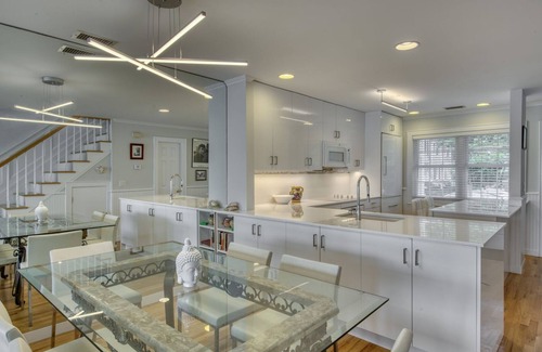 Greenport House | Exquisite Waterfront Townhome in Greenport with Pool and Boat Slip. Walk to all!