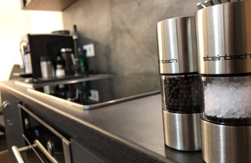 Gohlis-Mitte Apartment | ♛ EXQUVISIT ♛| Complete suite | Fully automatic coffee machine