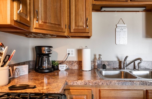 Kanawha City Apartment | Extended Stay, 3 bed, 2 bath, family friendly.