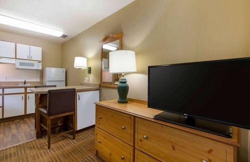 Linthicum Heights Hotel | Extended Stay America Select Suites Baltimore BWI Airport