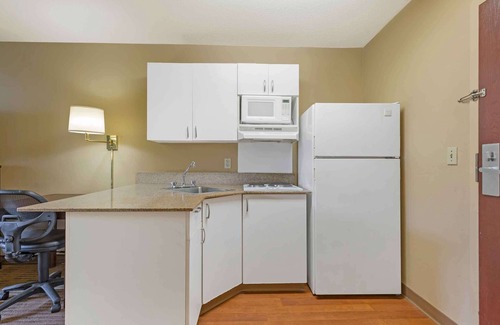 Linthicum Heights Hotel | Extended Stay America Suites Baltimore BWI Airport Aero Dr