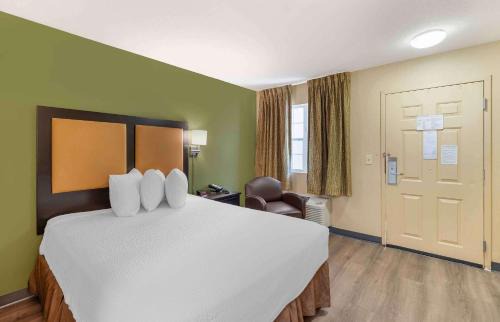 Maryland Heights Hotel | Extended Stay America Suites - St Louis - Westport - E Lackland Rd