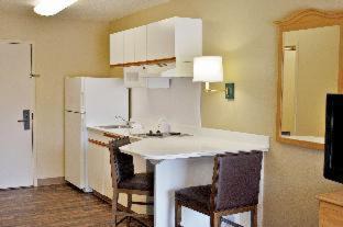Maryland Heights Hotel | Extended Stay America Suites - St Louis - Westport - Central