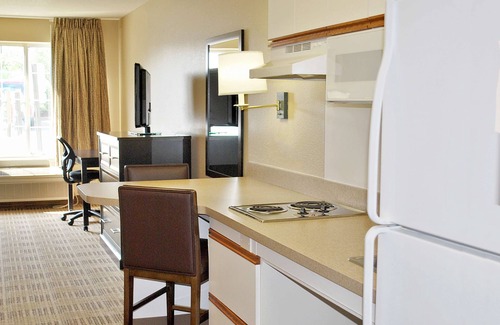Maryland Heights Hotel | Extended Stay America Suites St Louis Westport Central