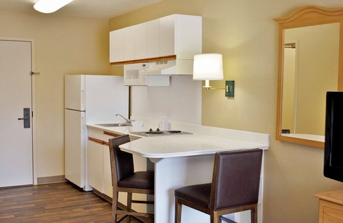 Maryland Heights Hotel | Extended Stay America Suites St Louis Westport Central