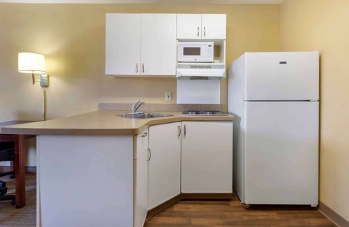 Lake Arbor Hotel | Extended Stay America Suites Washington DC Landover