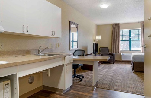 O'Fallon Hotel | Extended Stay America Select Suites - St. Louis - O' Fallon, IL