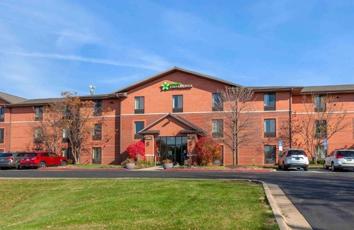 Rockford Hotel | Extended Stay America Select Suites - Rockford - State Street