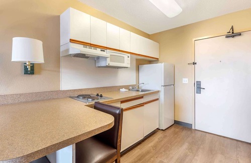 Westmont Hotel | Extended Stay America Select Suites Chicago Westmont Oak Brook