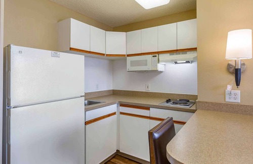 Westmont Hotel | Extended Stay America Select Suites Chicago Westmont Oak Brook