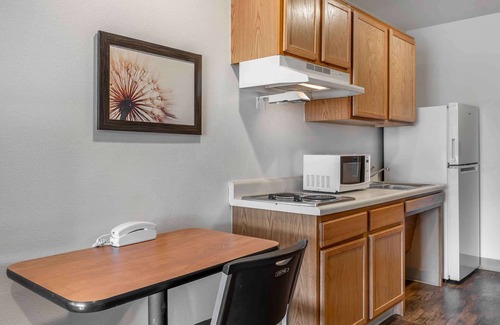 Wichita Hotel | Extended Stay America Select Suites - Wichita - South