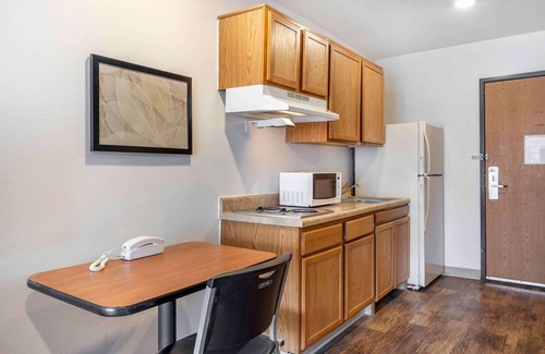 Wichita Hotel | Extended Stay America Select Suites - Wichita - South