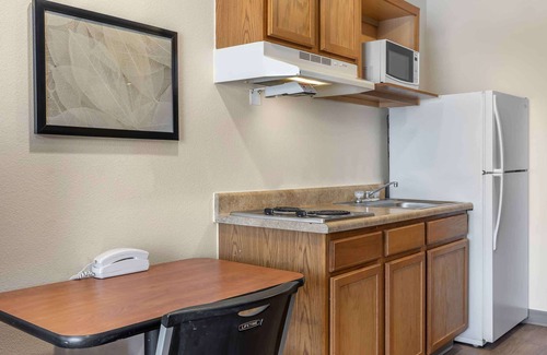 Wichita Hotel | Extended Stay America Select Suites - Wichita - South