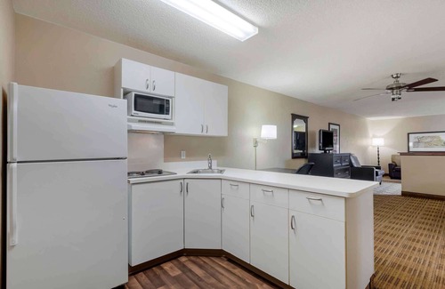 Buford Highway Hotel | Extended Stay America Select Suites - Atlanta - Clairmont