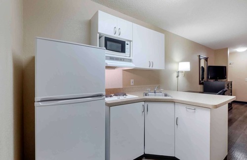 Buford Highway Hotel | Extended Stay America Select Suites - Atlanta - Clairmont