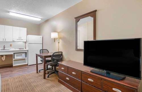 Limona Improvement Hotel | Extended Stay America Select Suites Tampa Brandon