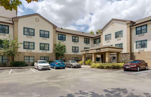 Fairvilla Hotel | Extended Stay America Select Suites - Orlando - Maitland - 1760 Pembrook Dr