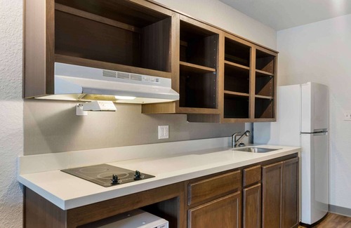 Temple Terrace Hotel | Extended Stay America Select Suites - Tampa - Northeast