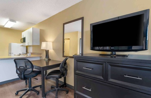 Temple Terrace Hotel | Extended Stay America Select Suites Tampa N USF Attractions