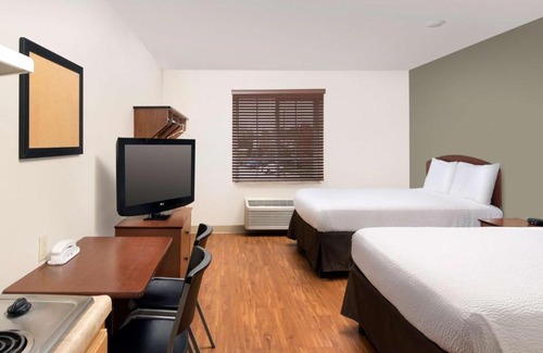 Millard Hotel | Extended Stay America Select Suites - Omaha - Southwest