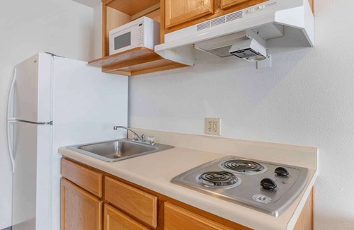 Millard Hotel | Extended Stay America Select Suites - Omaha - Southwest
