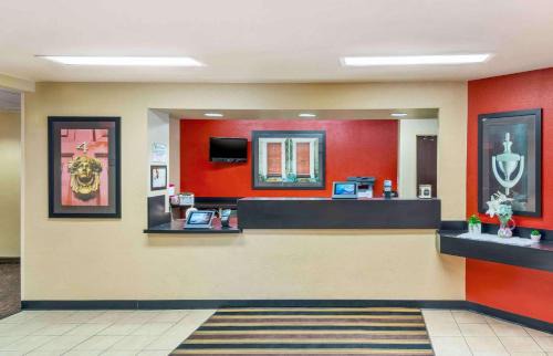 Temple Terrace Hotel | Extended Stay America Select Suites - Tampa - North - USF - Attractions