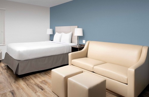 Fridley Hotel | Extended Stay America Suites - Minneapolis - Fridley