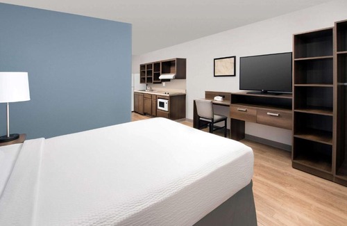 Fridley Hotel | Extended Stay America Suites - Minneapolis - Fridley