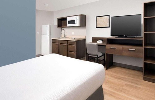 Fridley Hotel | Extended Stay America Suites - Minneapolis - Fridley