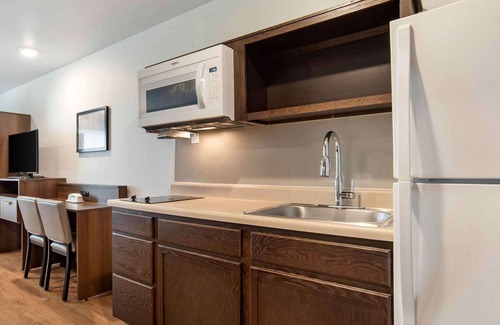 Kenner - Louis Armstrong International Airport Hotel | Extended Stay America Suites - New Orleans - Airport - I-10