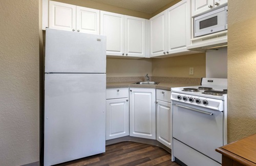 Fairvilla Hotel | Extended Stay America Suites Orlando Maitland 1776 Pembrook