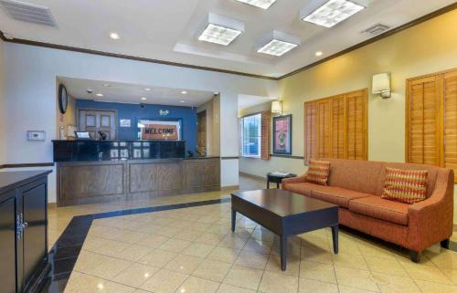 Ahwatukee Foothills Hotel | Extended Stay America Suites - Phoenix - Chandler - E Chandler Blvd